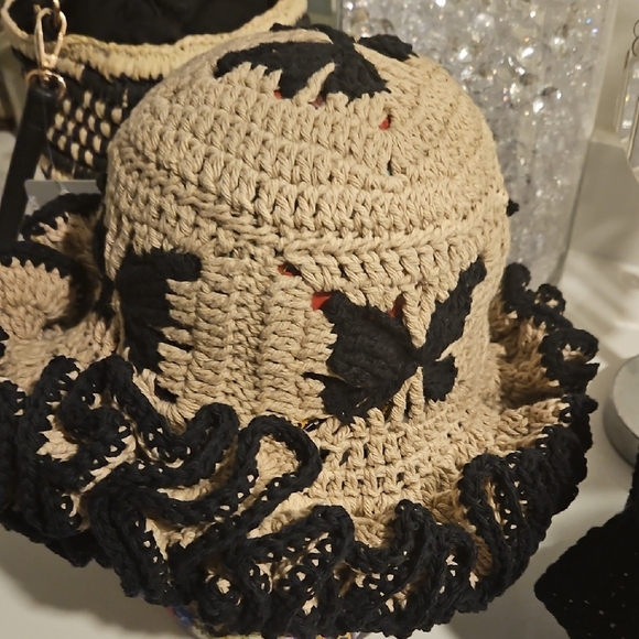 Butterfly Ruffle Cotton Crochet Thread Hat - Picture 3 of 6